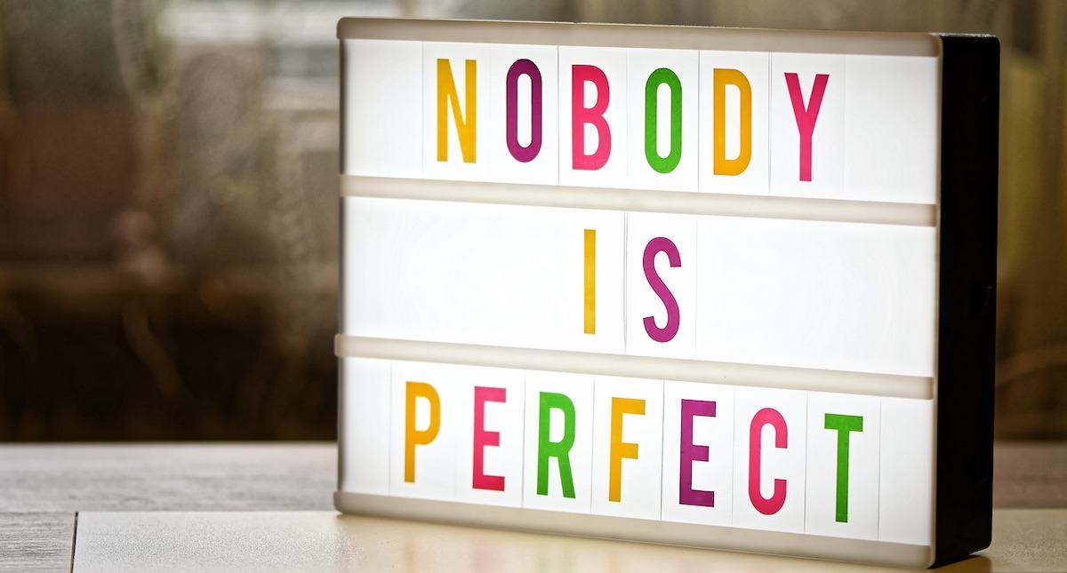 nobody is perfectと書かれた置物